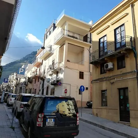 Palazzo Del Golfo Apartment *