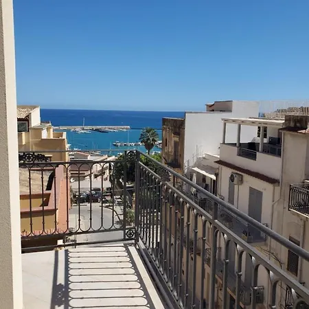 Palazzo Del Golfo Apartment *
