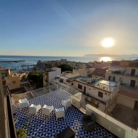Palazzo Del Golfo Apartment *