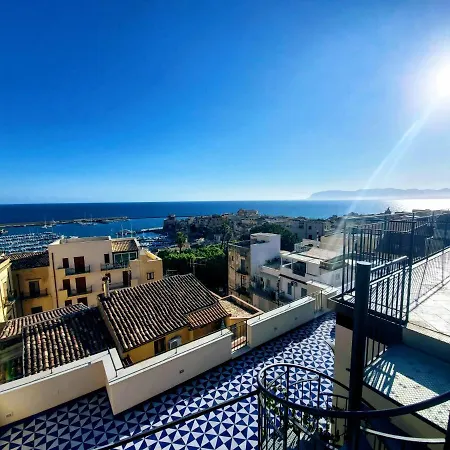 Palazzo Del Golfo Apartment *
