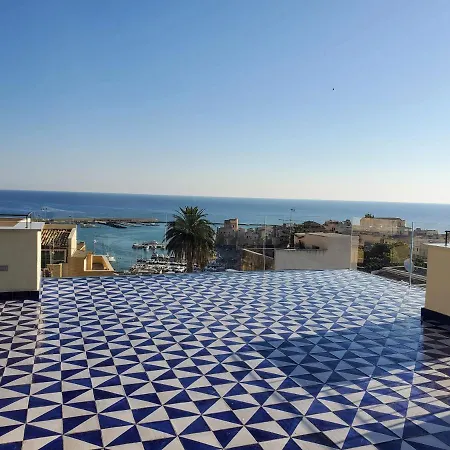Palazzo Del Golfo Apartment *